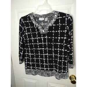 $ Alfred Dunner PS Black White Plaid V Neck Slit Side Blouse